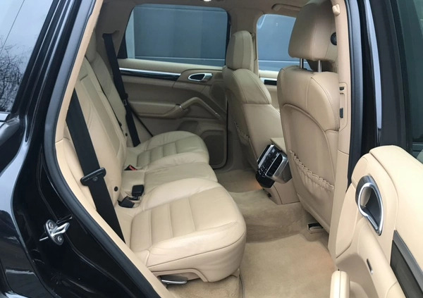 Porsche Cayenne cena 111111 przebieg: 152000, rok produkcji 2011 z Katowice małe 742